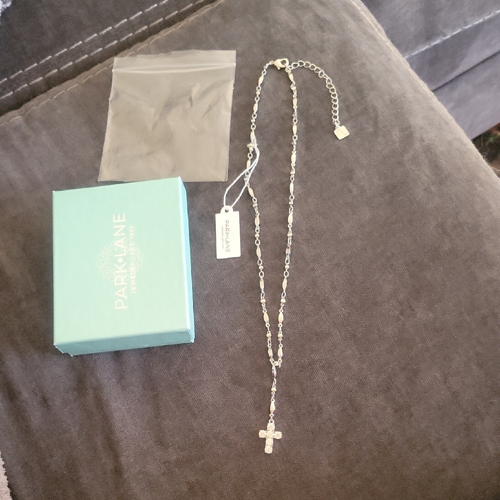 Park Lane Silver Cross Necklace - Picture 1 of 2